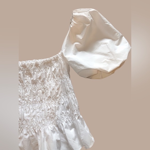 ASTR the Label Savina Puff Sleeve White Peplum Top - Size M - Picture 5 of 6